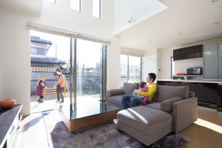 ＬＤＫ、和室、2階までが、ひとつにつながる。「家族いっしょ」の安心感に包まれた家。