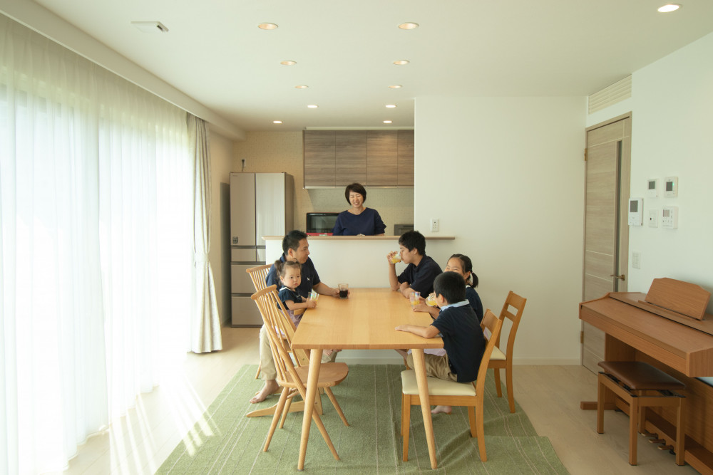 月に1度、子供たち４人のお弁当DAYは早起きして作らなければならないが、苦じゃなくなったと嬉しい変化を感じている奥様。対面で子供たちの様子を見ることができるのも嬉しいポイント。